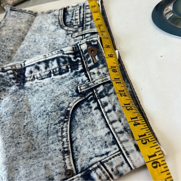 Forever 21 Black Jean Shorts High-Waisted Distressed - Picture 3 of 7